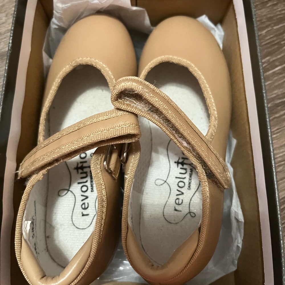 Revolution Dancewear Kids Tan Tap Shoes size 1 (11-12 street size)